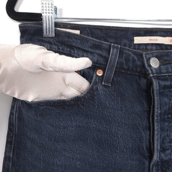 LEVI'S PREMIUM Women's Jeans 28 WEDGIE Button Fly Vintage Style Straight - Picture 9 of 14